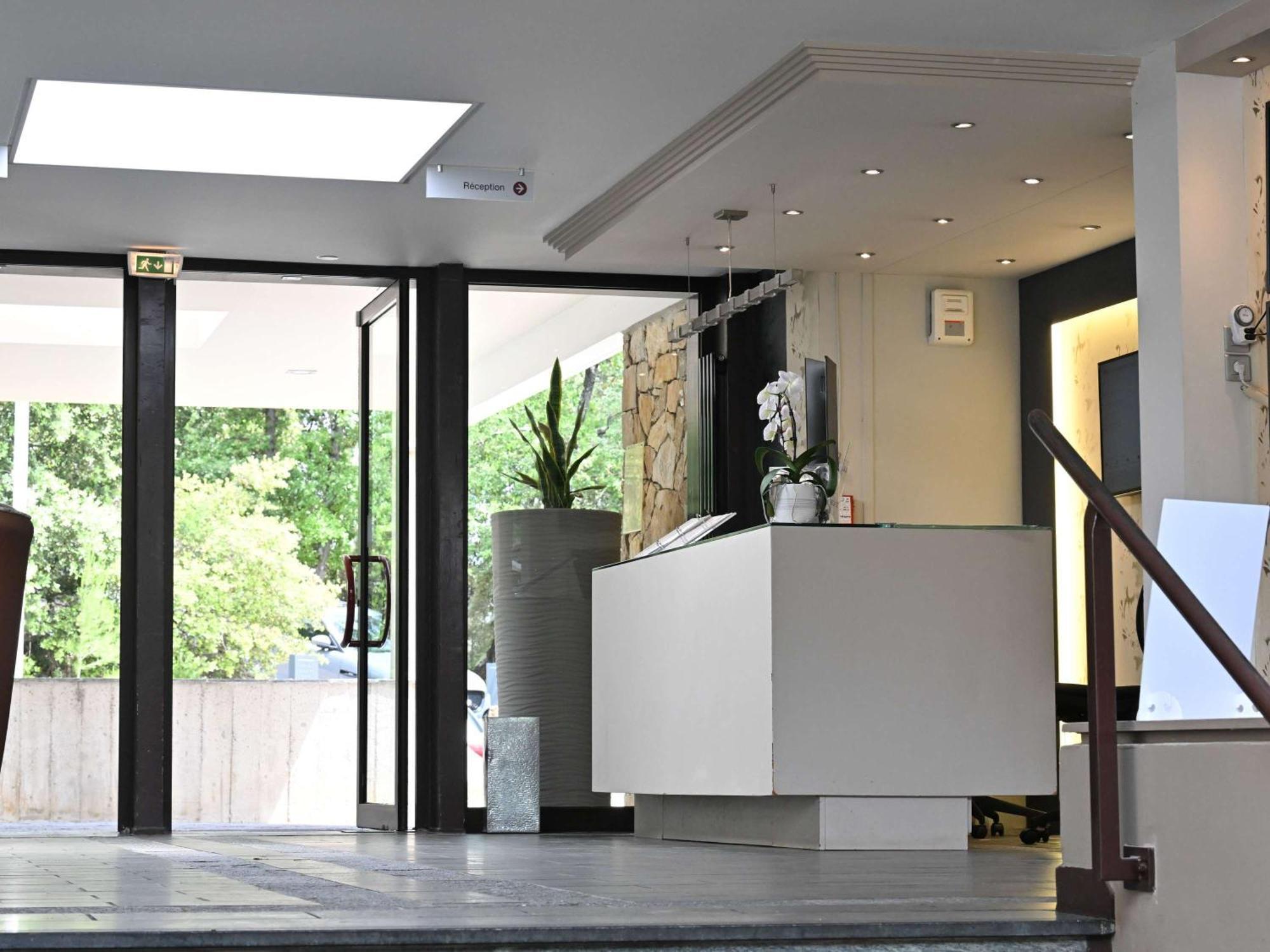 Mercure Brignoles Golf De Barbaroux & Spa Exterior foto